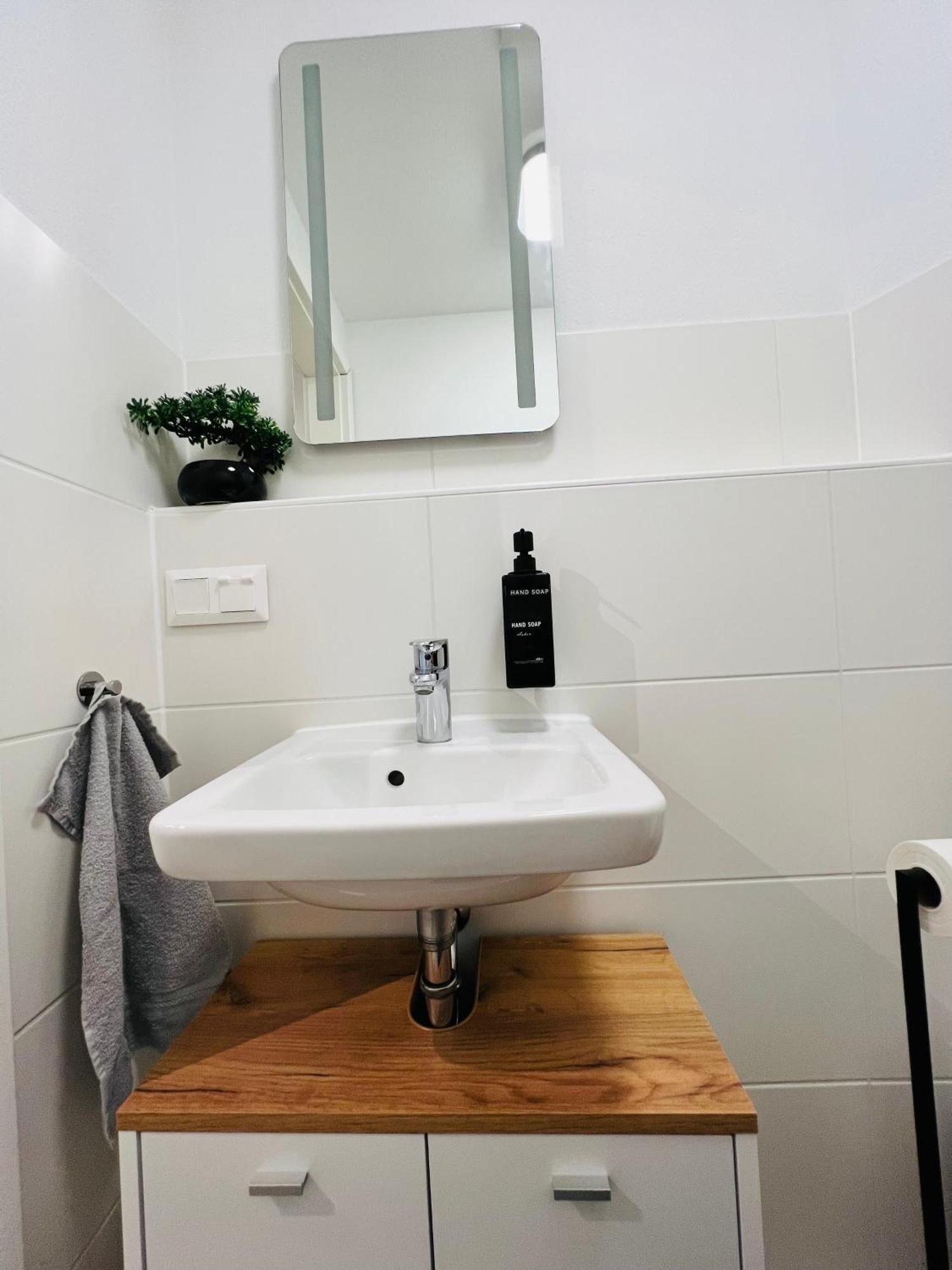 Moderne Wohnung Naehe Hbf-Lift-Tiefgarage-Contactless Check-In Ганновер Экстерьер фото